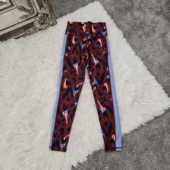aerie leggings size small. Good preowned condition. - Picture 4 of 9